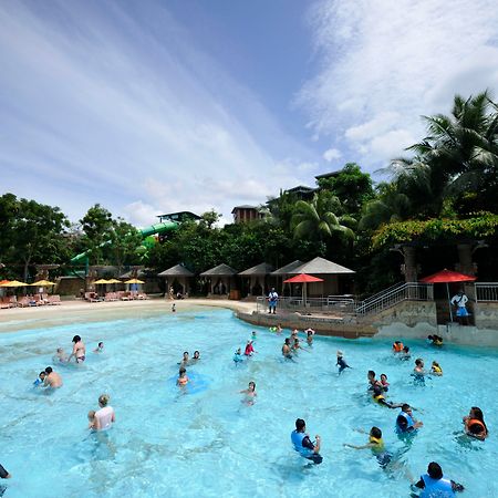 Resorts World Sentosa - Crockfords Tower Singapore Bagian luar foto