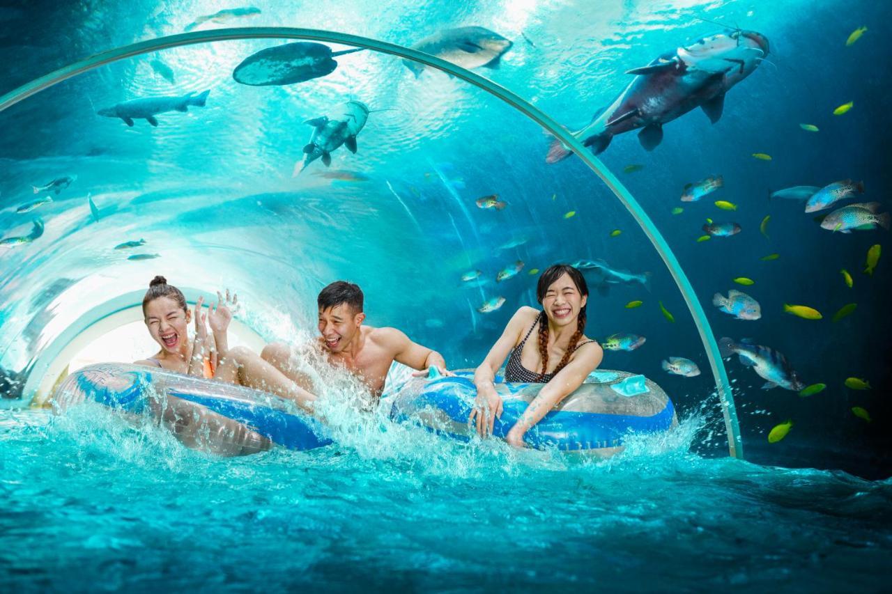 Resorts World Sentosa - Crockfords Tower Singapore Bagian luar foto